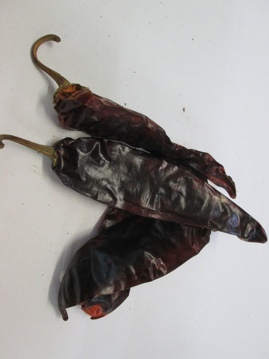 Dried Guajillo Chiles with stem, 25 lbs